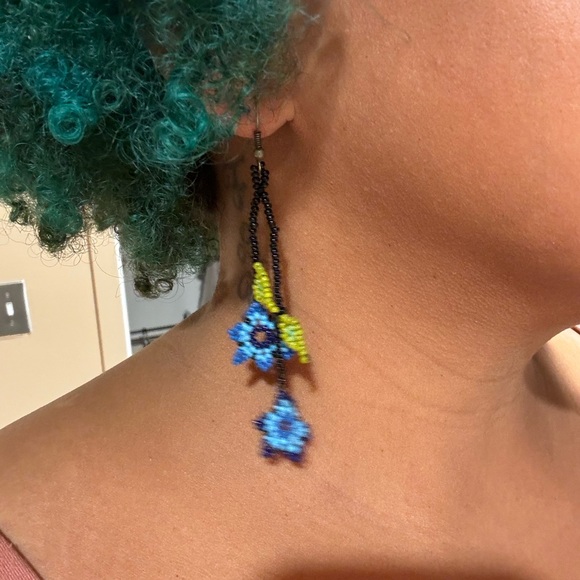 Beaded Flower Earrings - Picture 3 of 6